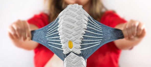 Innovative-new-shoes-by-Vibram-wrap-around-your-feet