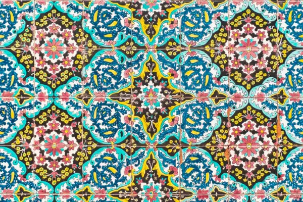 Free Backgrounds With Tribal Feel: Geometric Tile Pattern